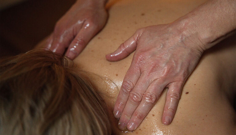 can massage therapy help pinched nerve