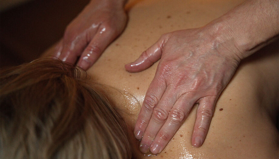 can massage therapy help pinched nerve