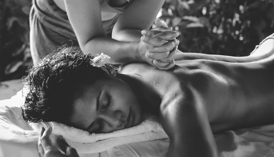 massage treatment for frozen shoulder