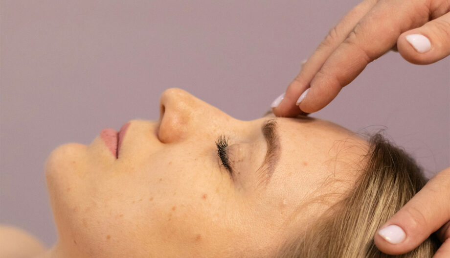 how does indian head massage relieve stress